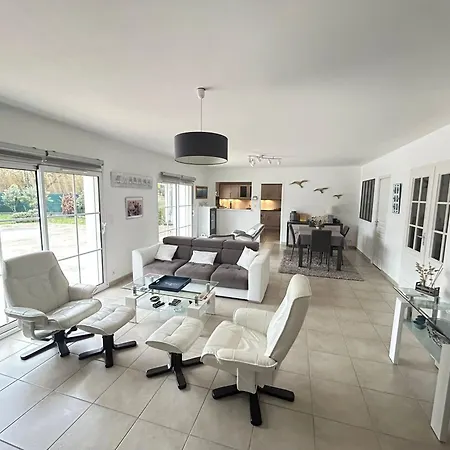 A St Jean De Monts Avec Piscine Chauffee, Clim Et Wifi - Fr-1-777-23